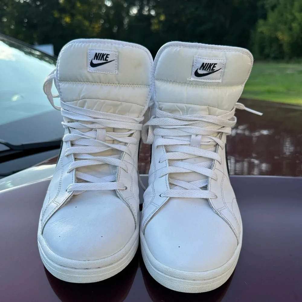 Nike Men's White and Black Sneakers